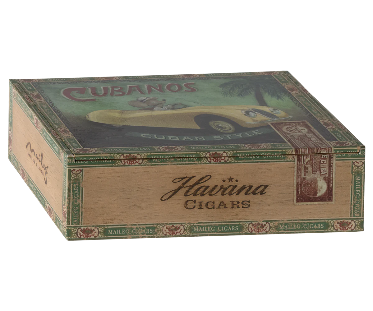 MAMA Y PAPA EN CIGARRERA