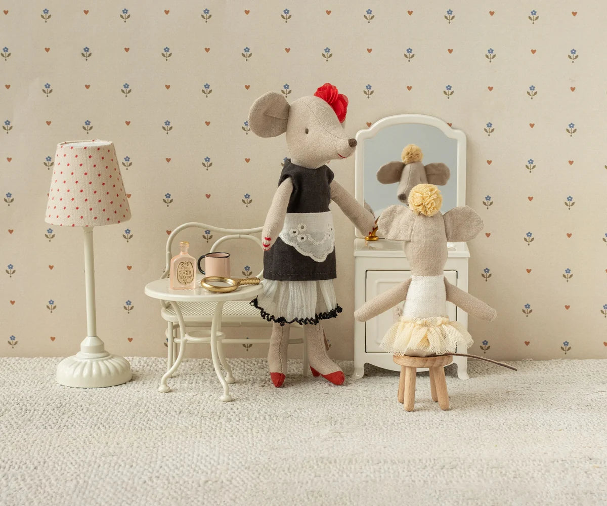 BEAUTICIAN MOUSE MUM