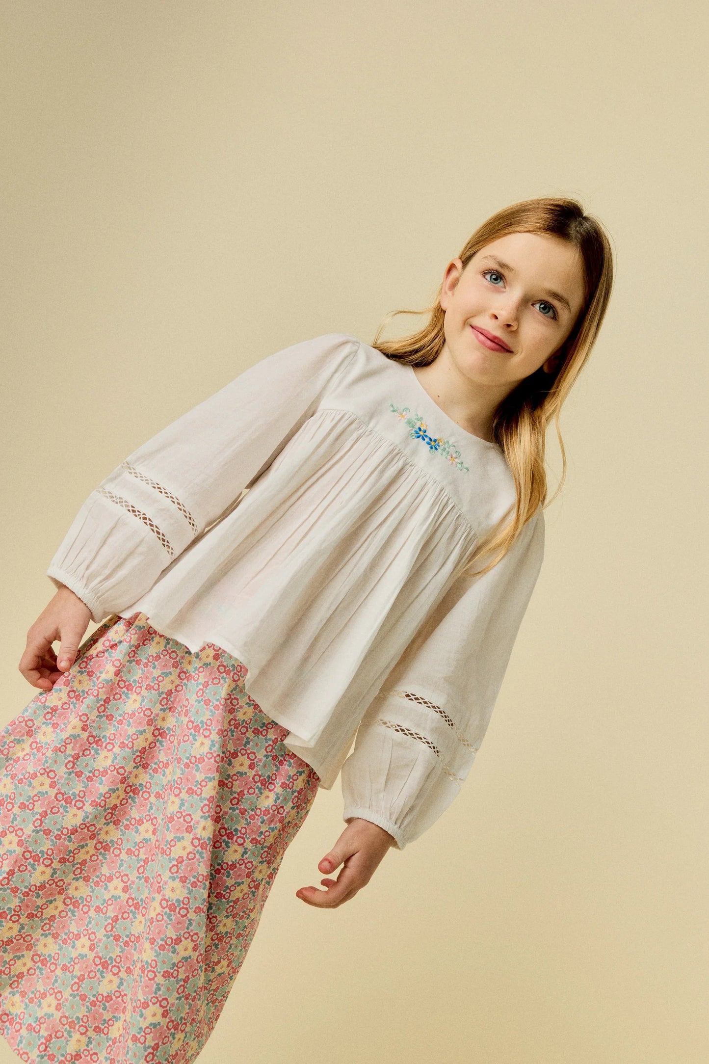 BLUSA LOLA BORDADO