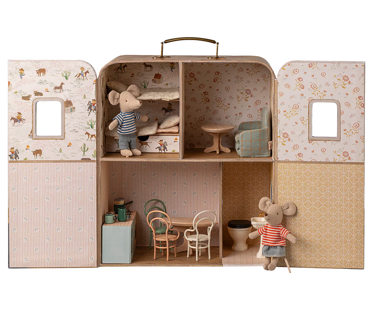 SUITCASA, LITTLE SISTER AND BROTHER MOUSE