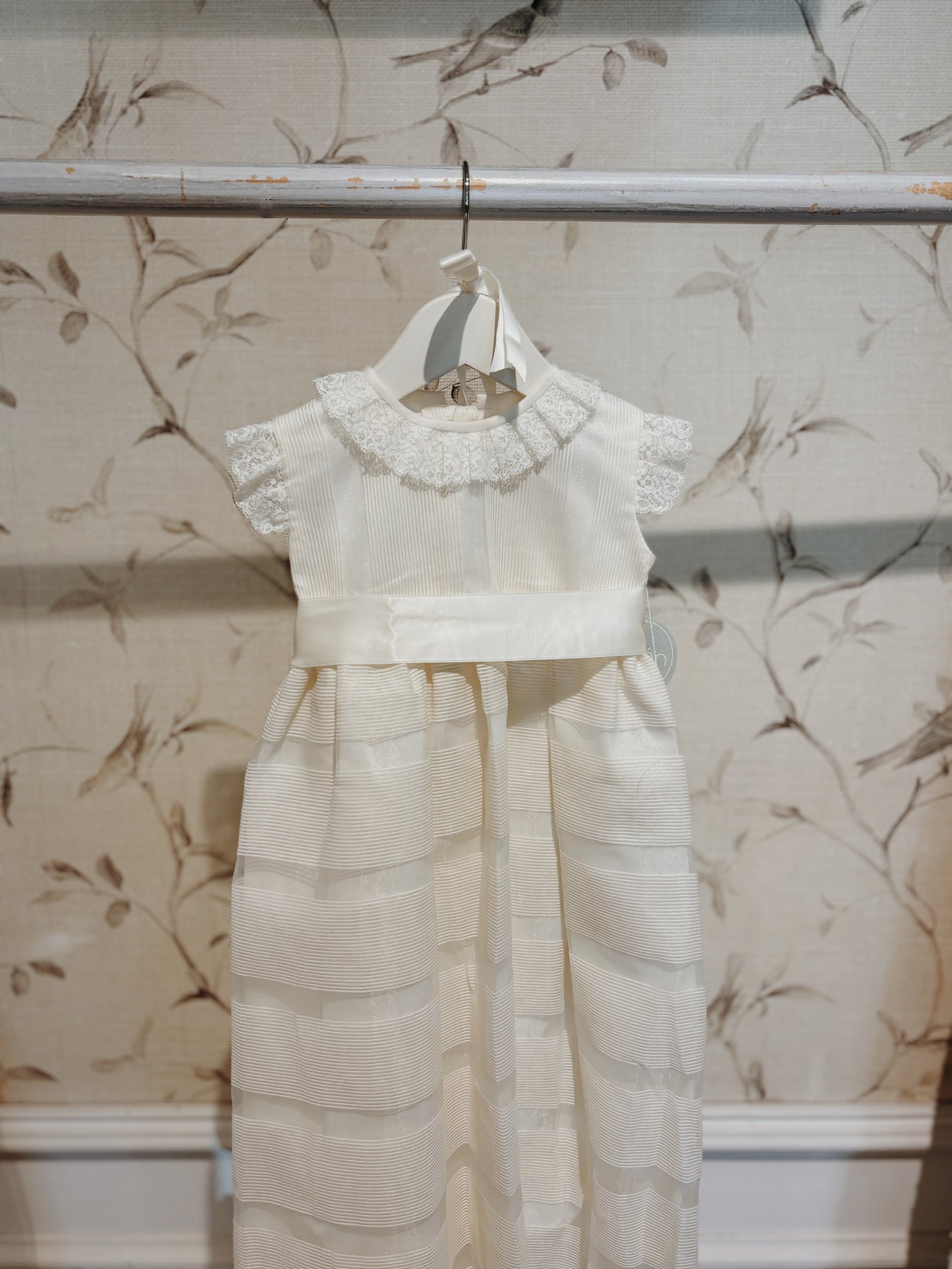 243500C FALDON TELA SEDA RAYA CRUDO CON GORRITO