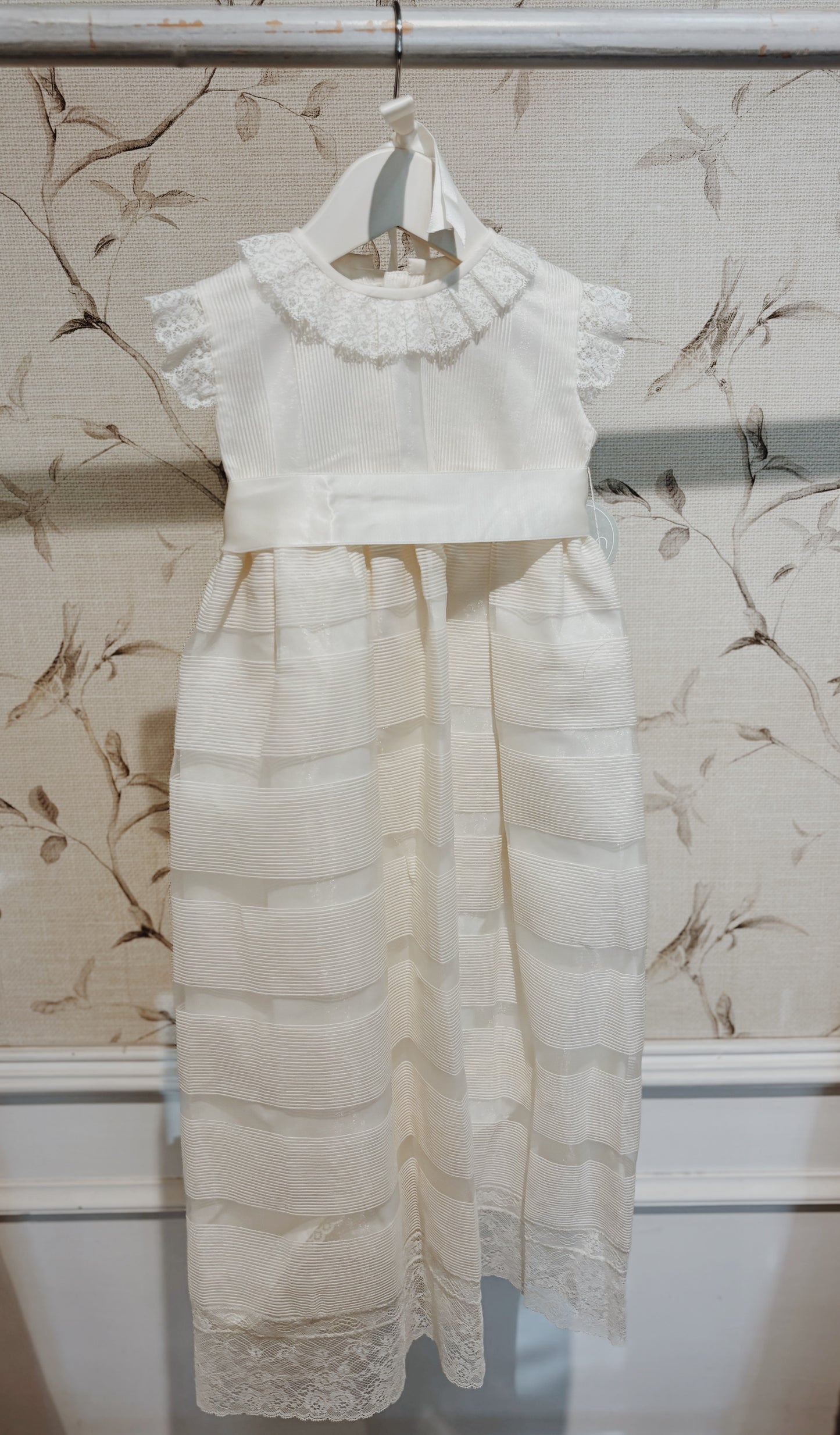 243500C FALDON TELA SEDA RAYA CRUDO CON GORRITO