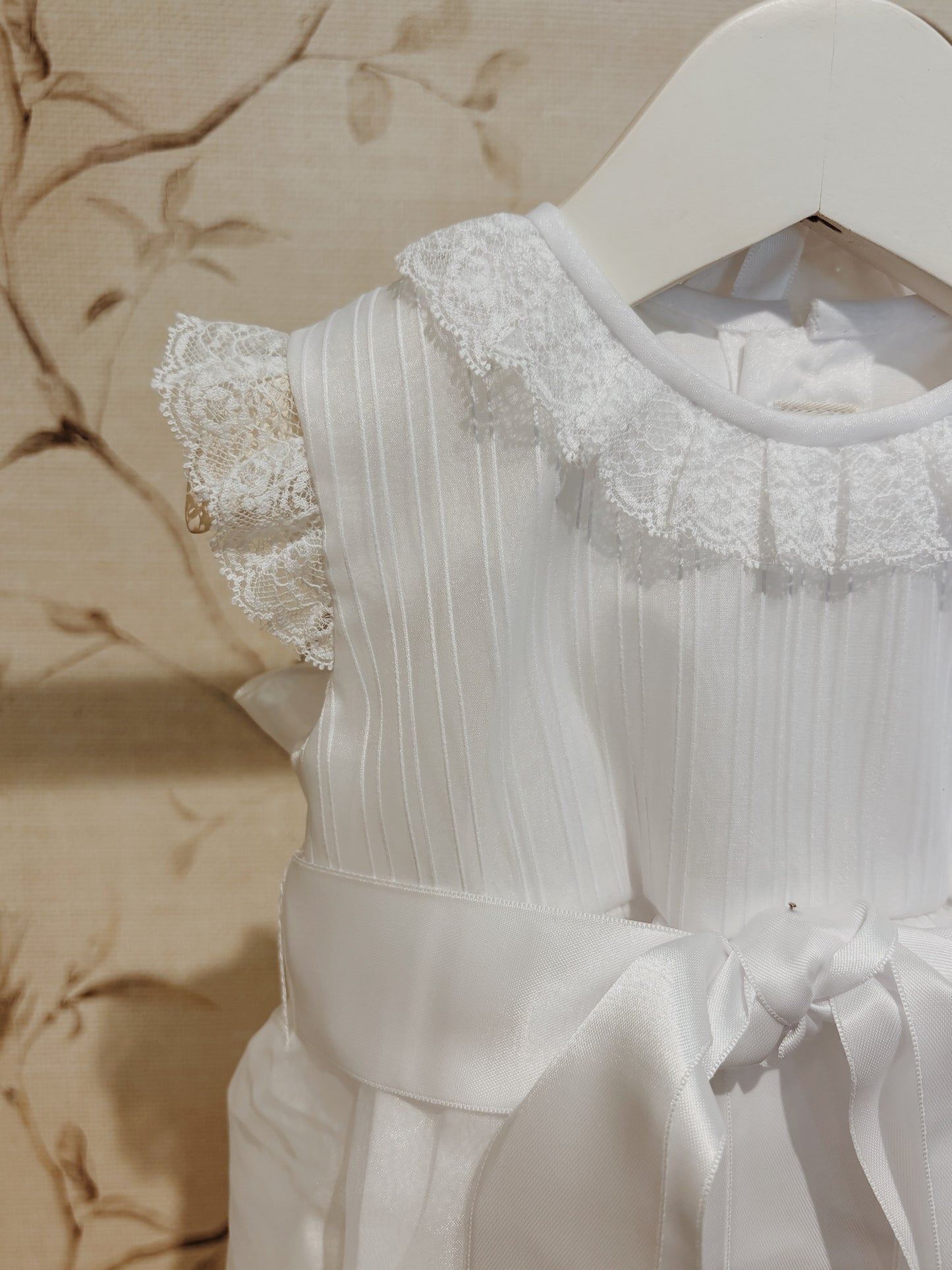 241010C FALDON RAYA SEDA BLANCO CON GORRITO